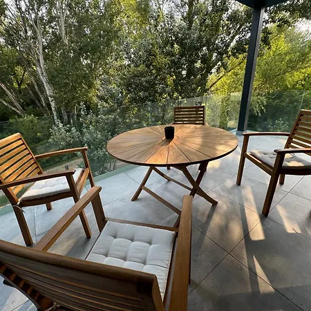 Willow Nest Apartment